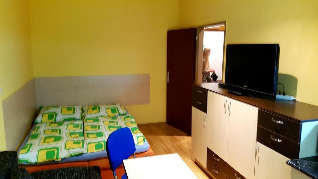 Apartmany Orbit Karlov Мала-Моравка Экстерьер фото